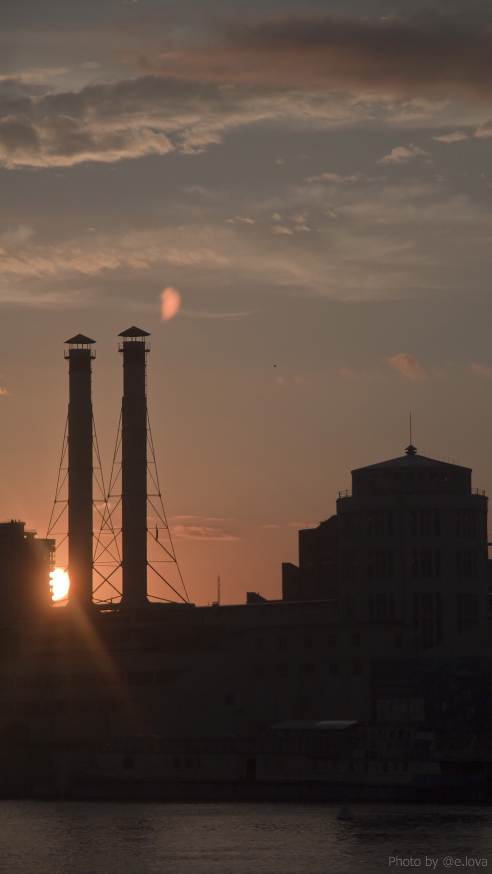 ***закат в городе 