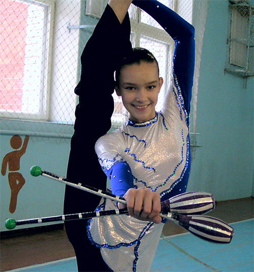 Гимнастка гимнастика, булавы