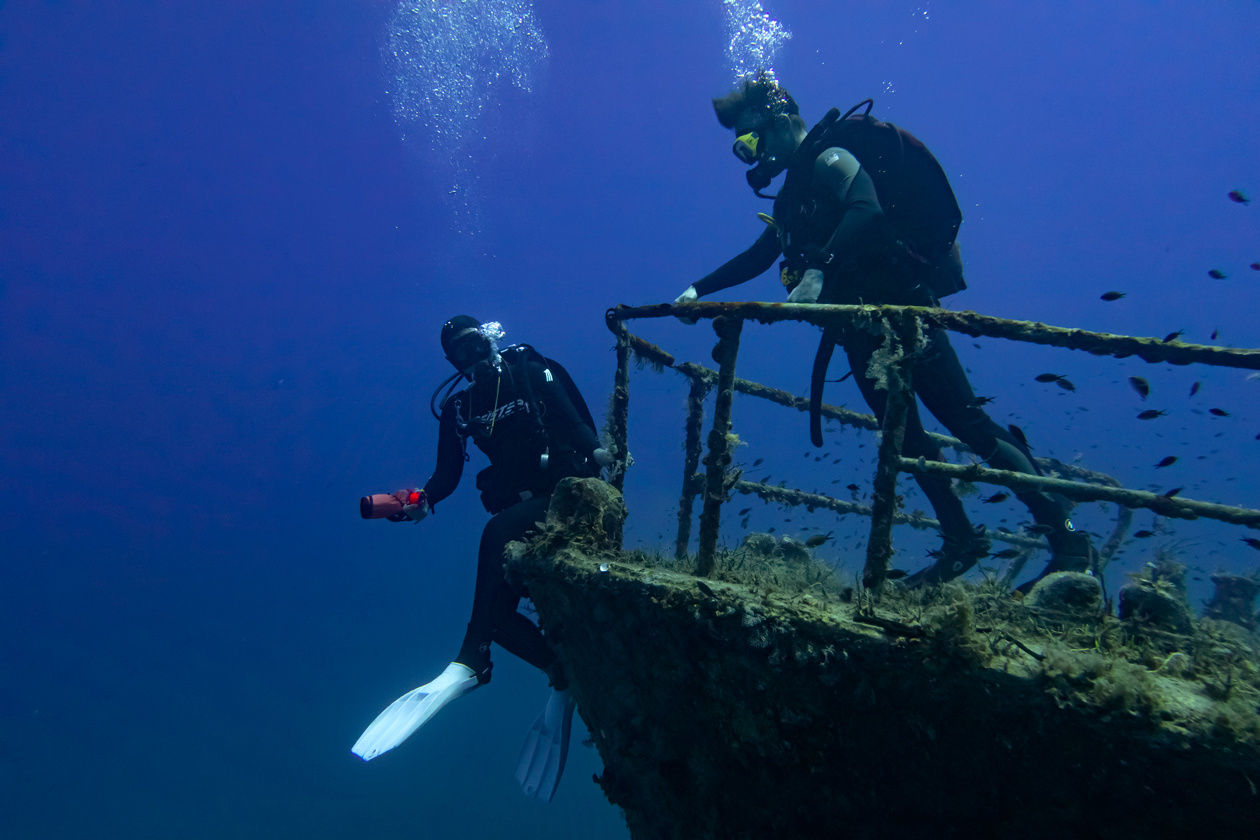 На баке кипр подводное фото рэк дайверы море средиземное