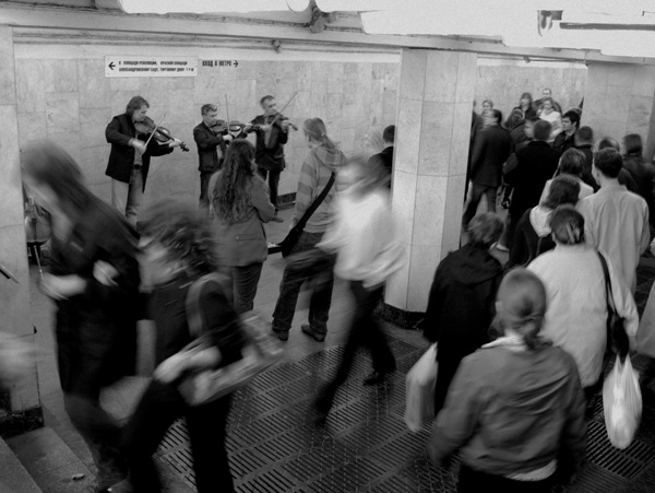 Музыка Москва жанр москва метро люди музыка 