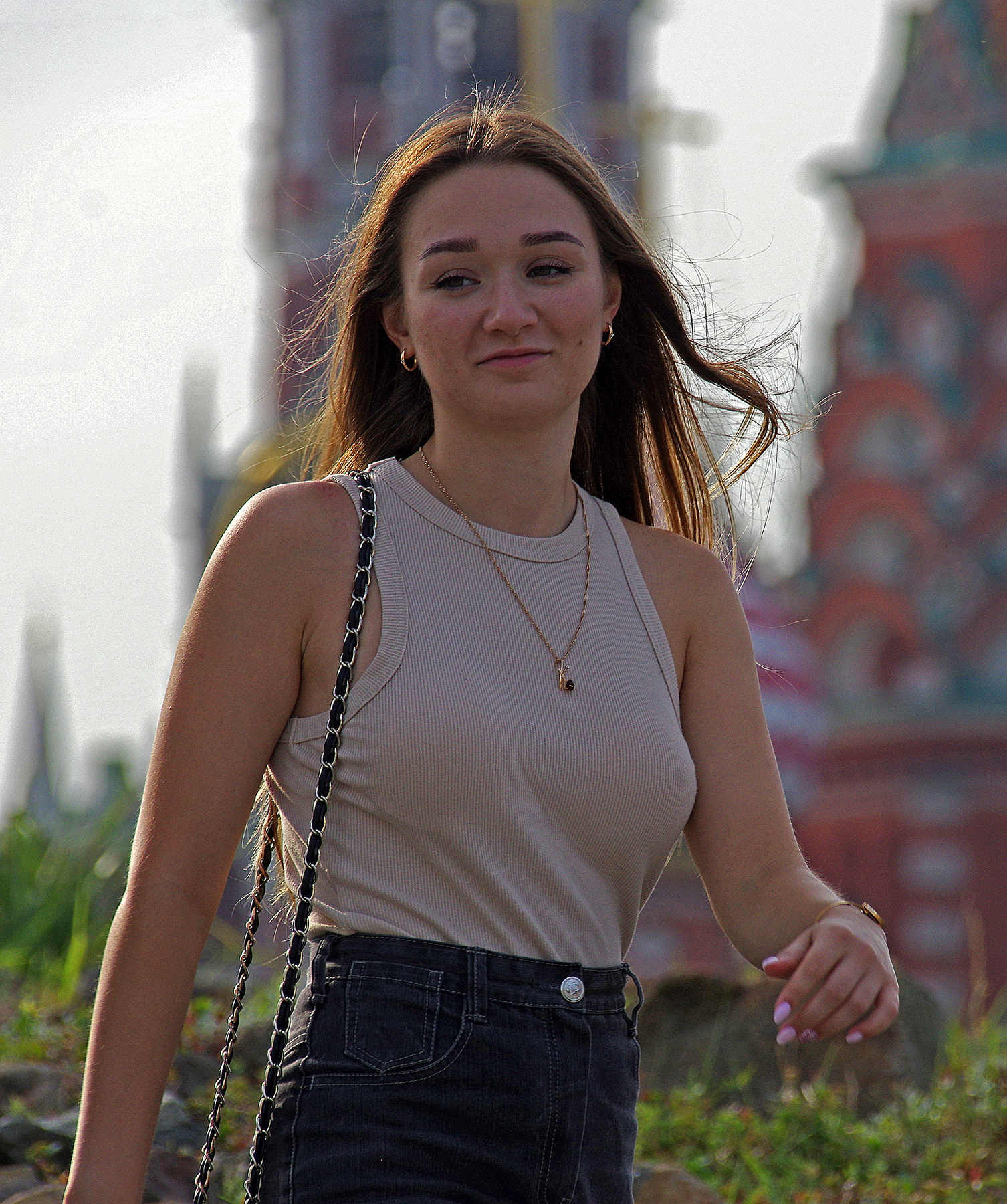 Девушка с улыбкой 