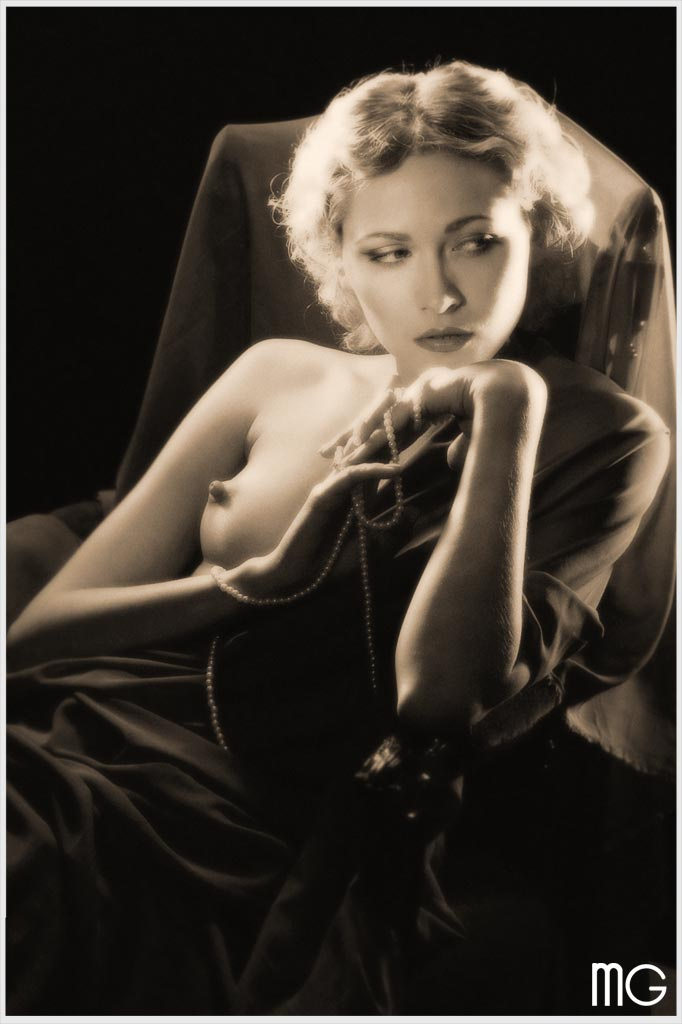 THINKING OF YOU.1940s. старинная фотография ретро стиль девушки