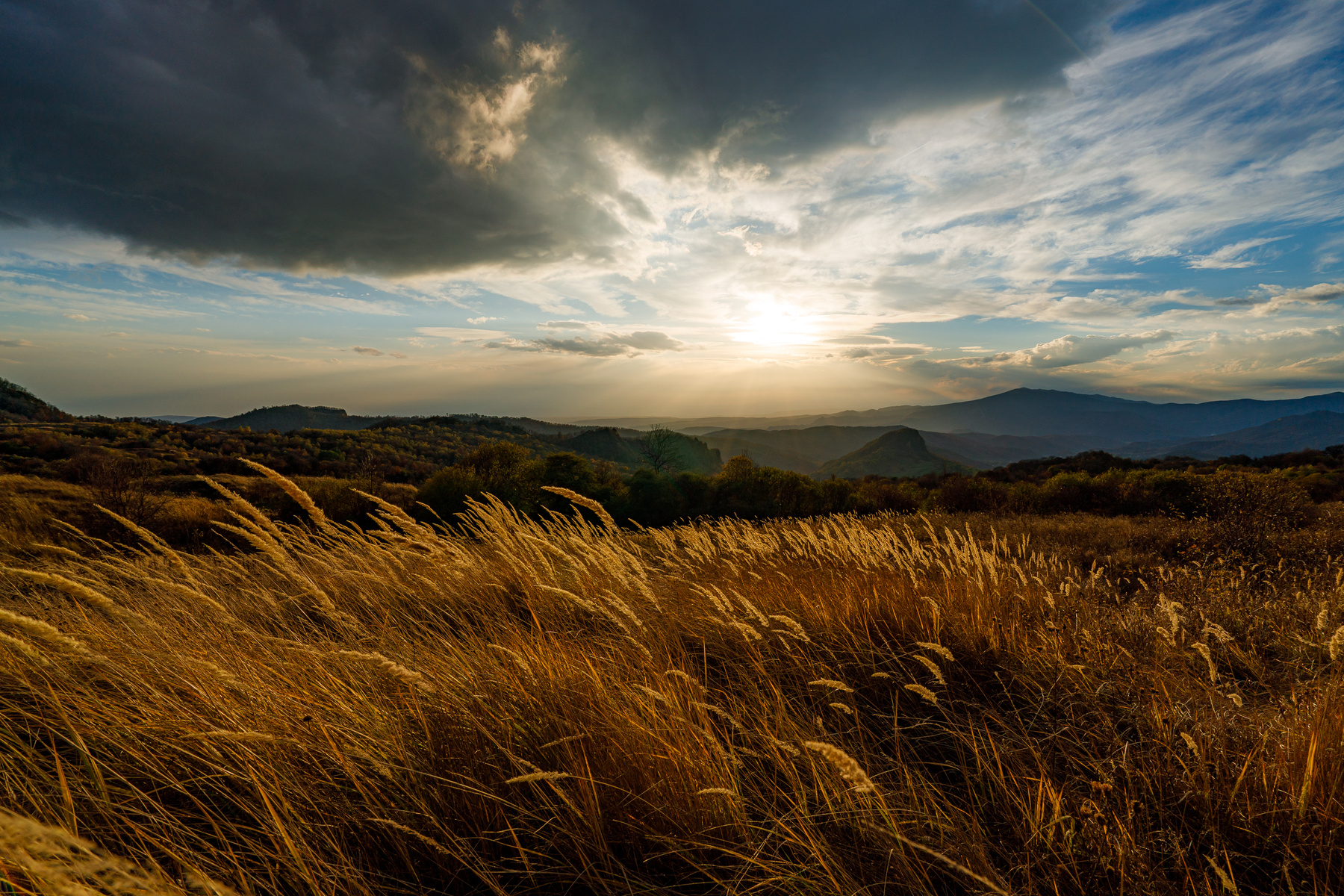 Закат на Гомборском перевале 