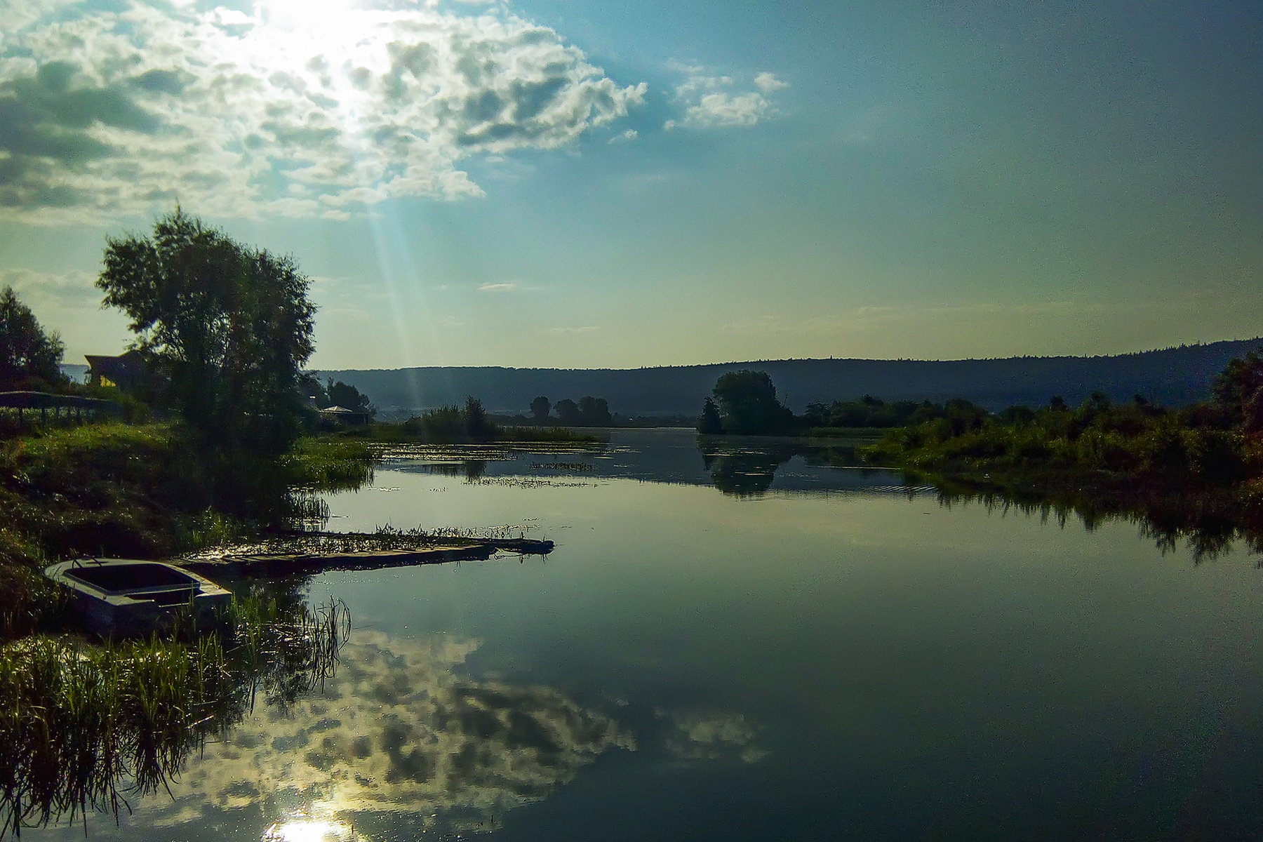 На реке. 