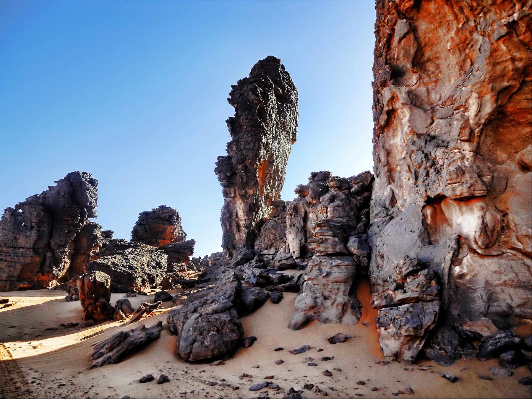 Каменный оазис пустыня, камень, песок, Ливия, serirus