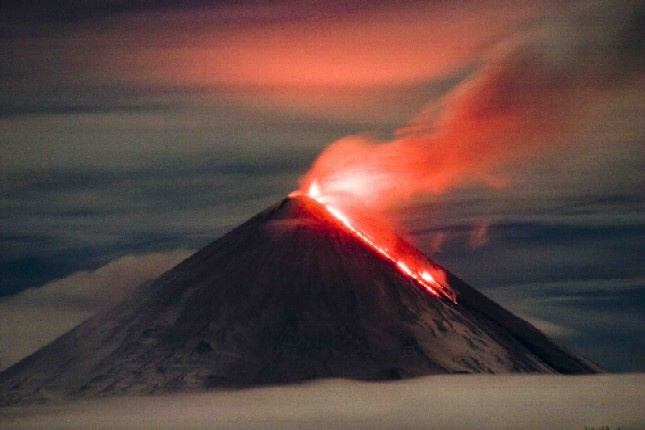 Вулкан говорит. Камчатка вулкан горы огонь Kamchatka Ключевской сопка