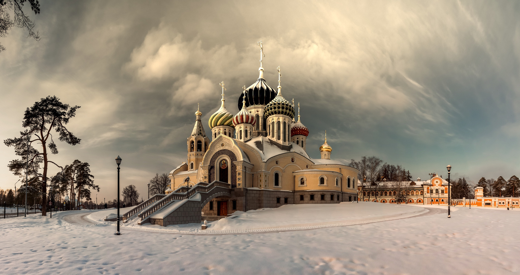 Храм святого князя Игоря Черниговского москва переделкино храмы москвы храм святого князя игоря черниговского патриаршее подворье пейзаж архитектура свет