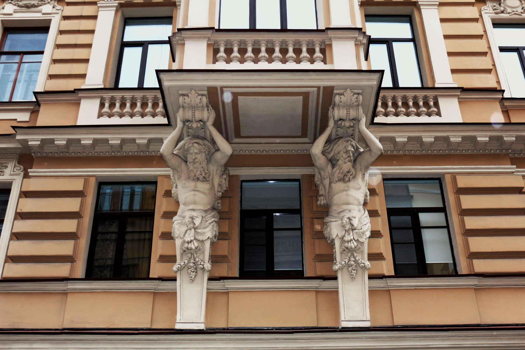 Здание в Санкт-Петербурге 