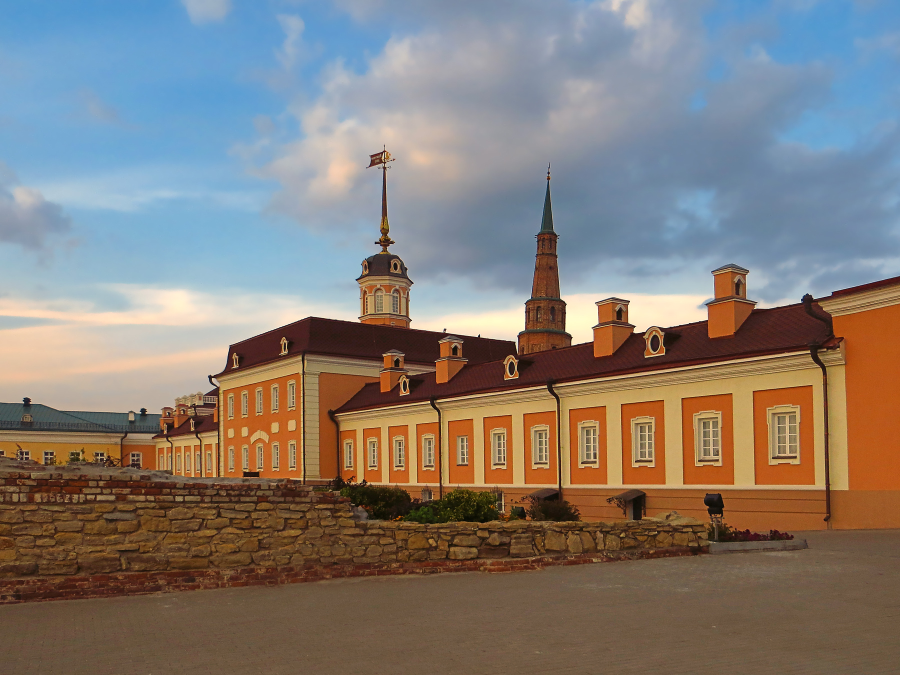 Казань. Кремль. Главный корпус артиллерийского двора Казань кремль артиллерийский двор