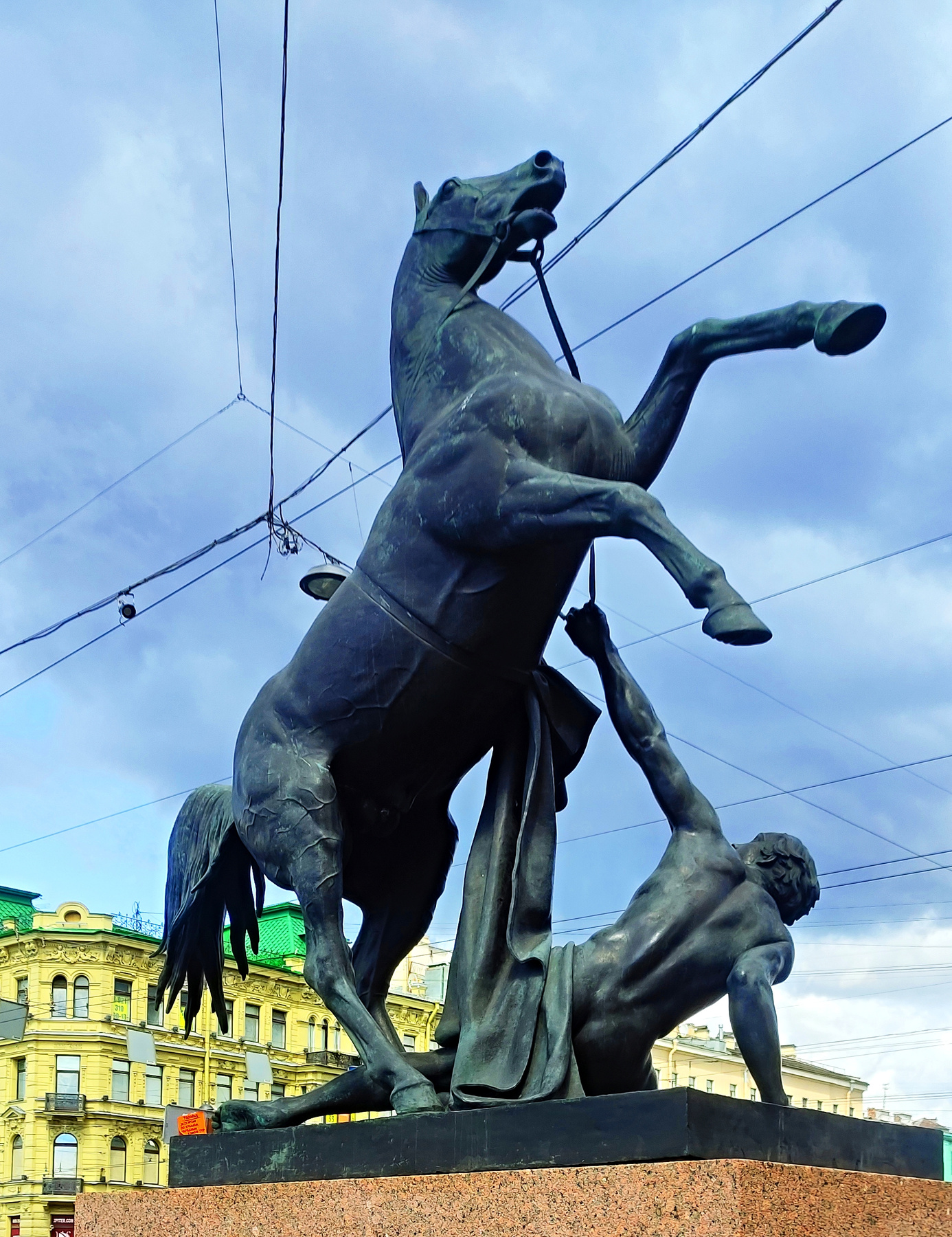 Юноша, поверженный конём Аничков мост Санкт-Петербург