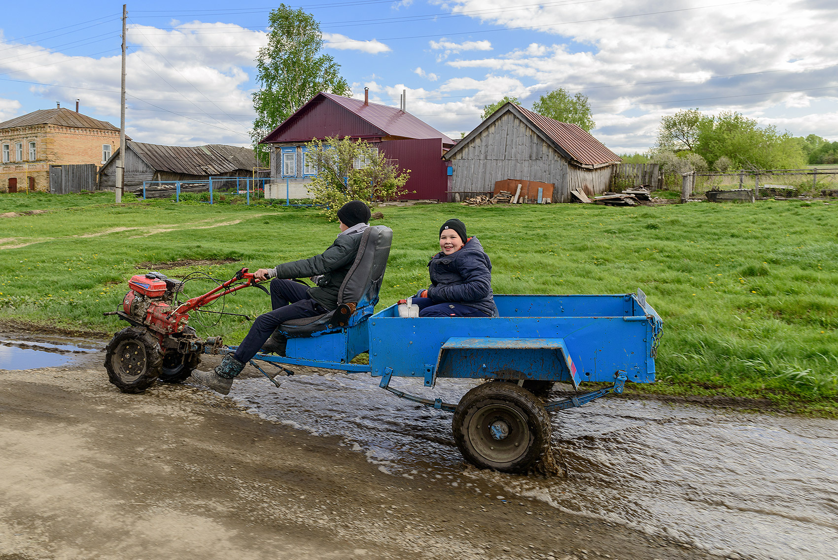 Каникулы... май село провинция