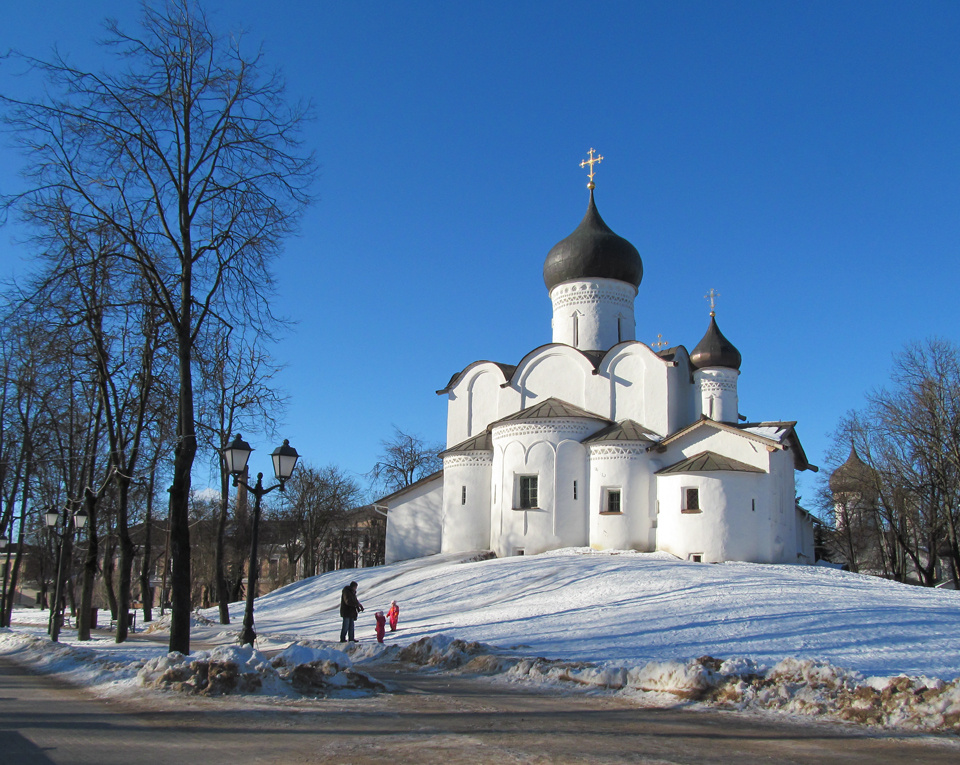 Храм святителя Василия Великого  (на горке) Псков Храм святителя Василия Великого на горке
