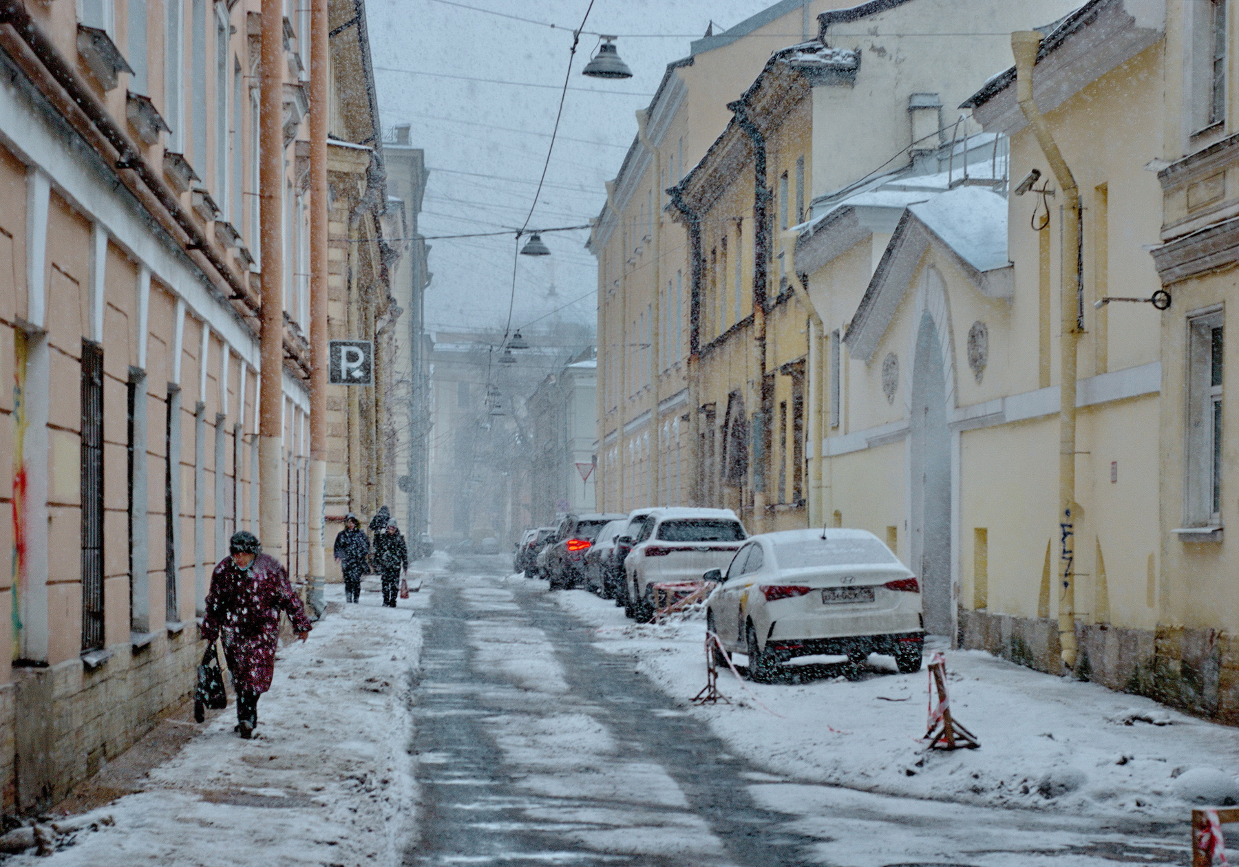 снежно и скользко Петербург