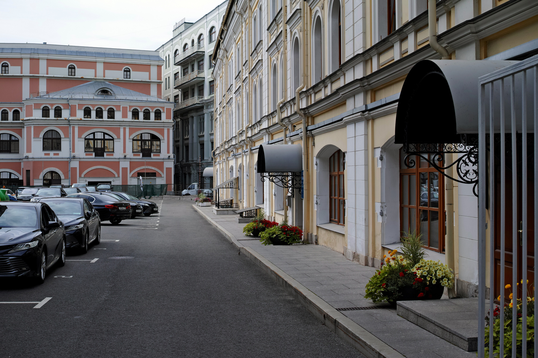 Богоявленский переулок город Москва переулок Богоявленский