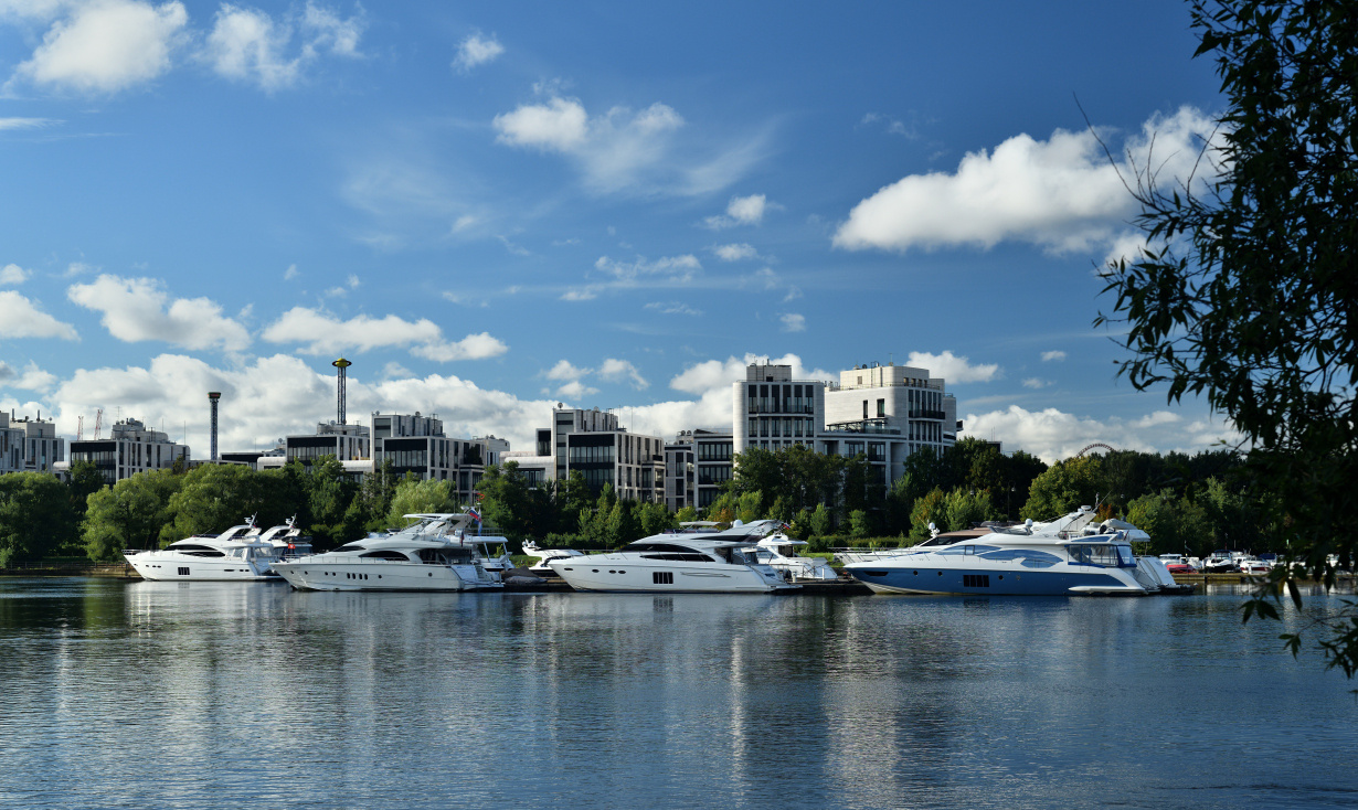 Речная парковка Petersburg