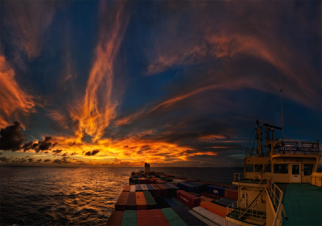 Пламя заката Vessel, sunset, sea, sky