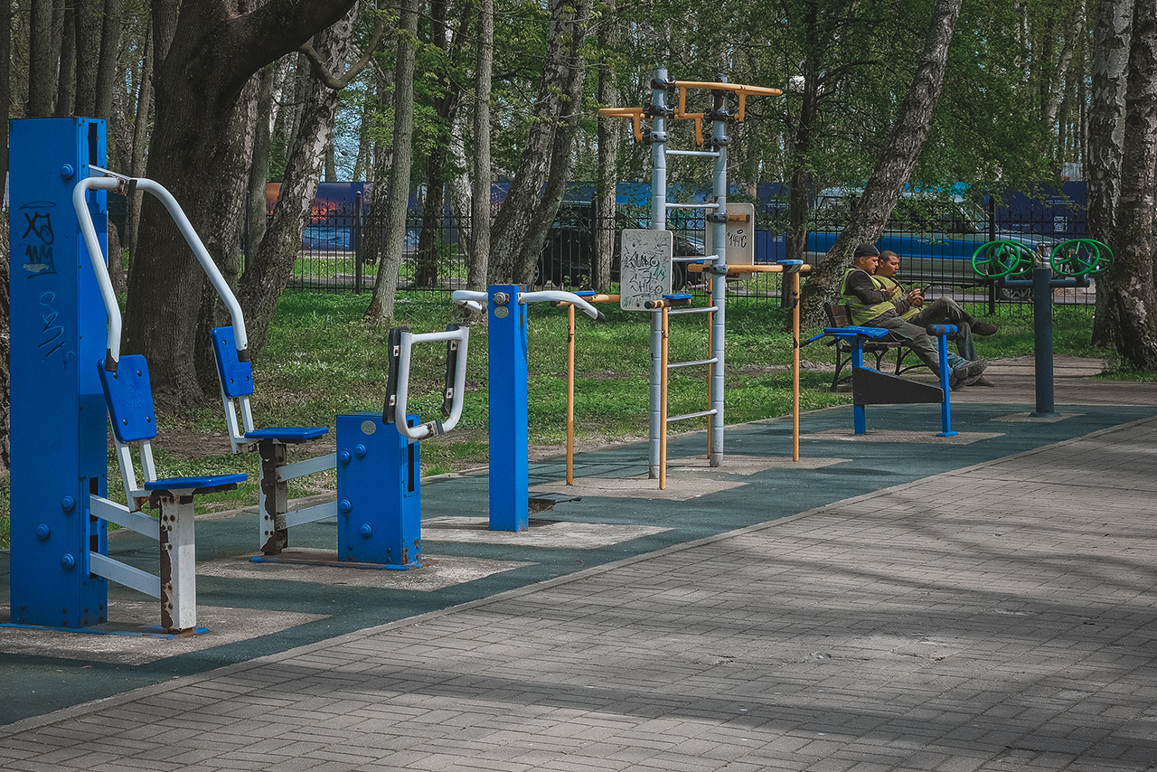 Спорт-он тоже разный город парк тренажеры