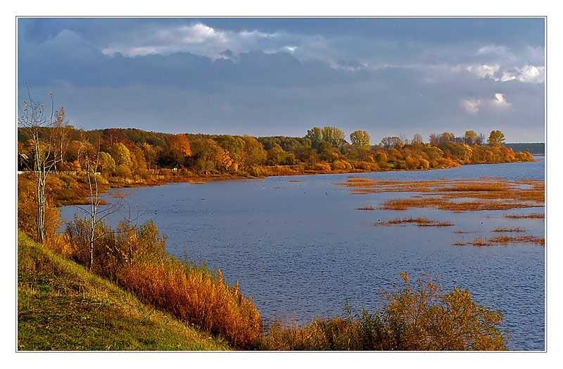 Воспоминания об осени осень. река. тепло. золото.