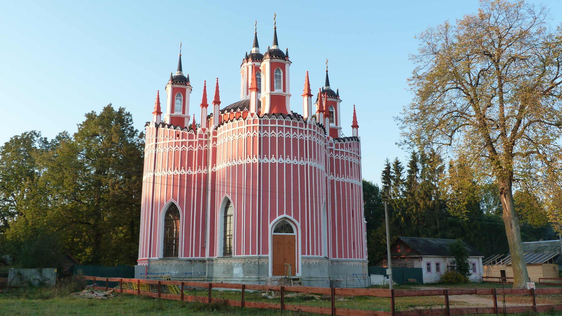 Преображенская церковь в деревне Красное Старицкого района церковь