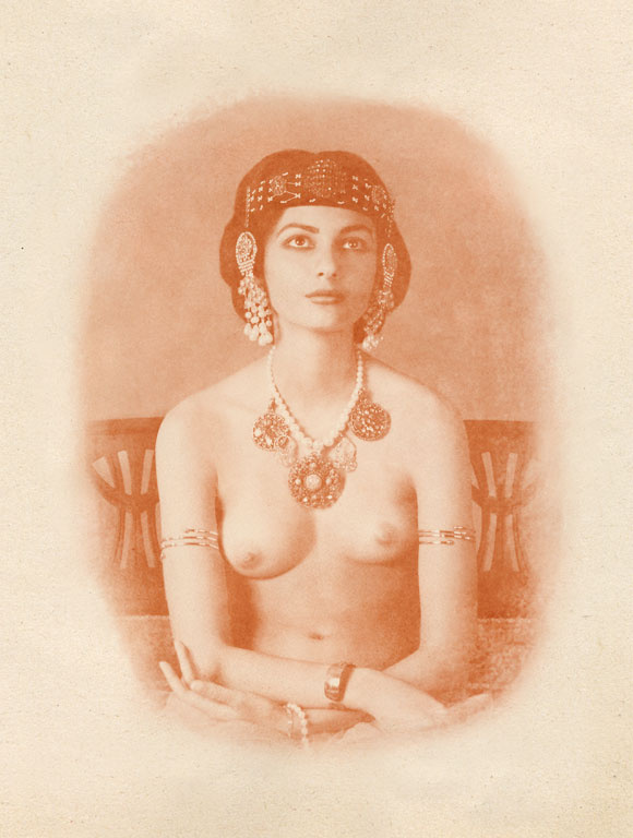 Задумалась. 1900-е старинная фотография открытка ретро