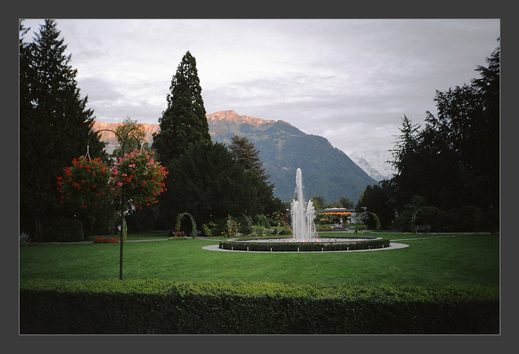 Interlaken II Interlaken Швейцария Jungfrau парк казино Kursaal закат