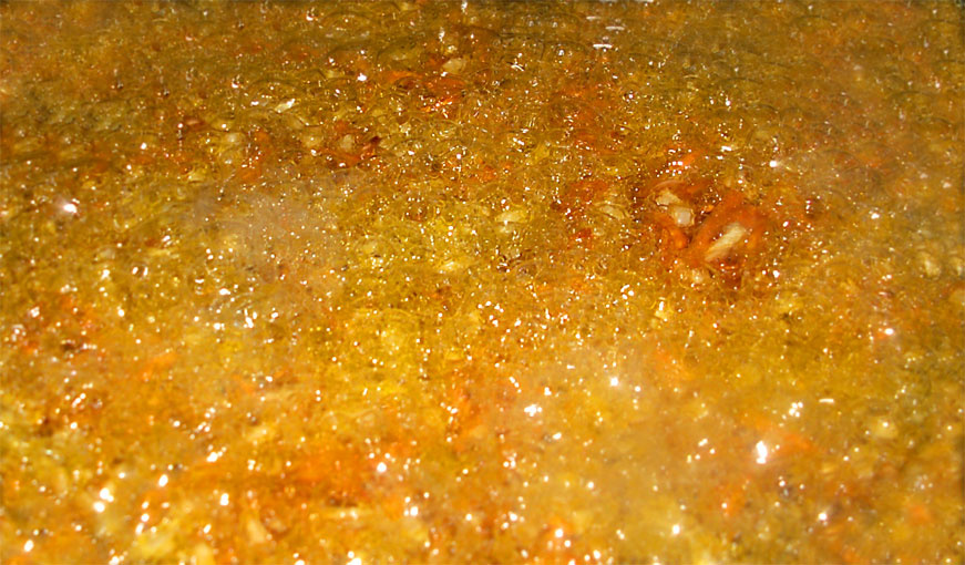 Купающийся в масле лук макро лук продукты еда золотистый
