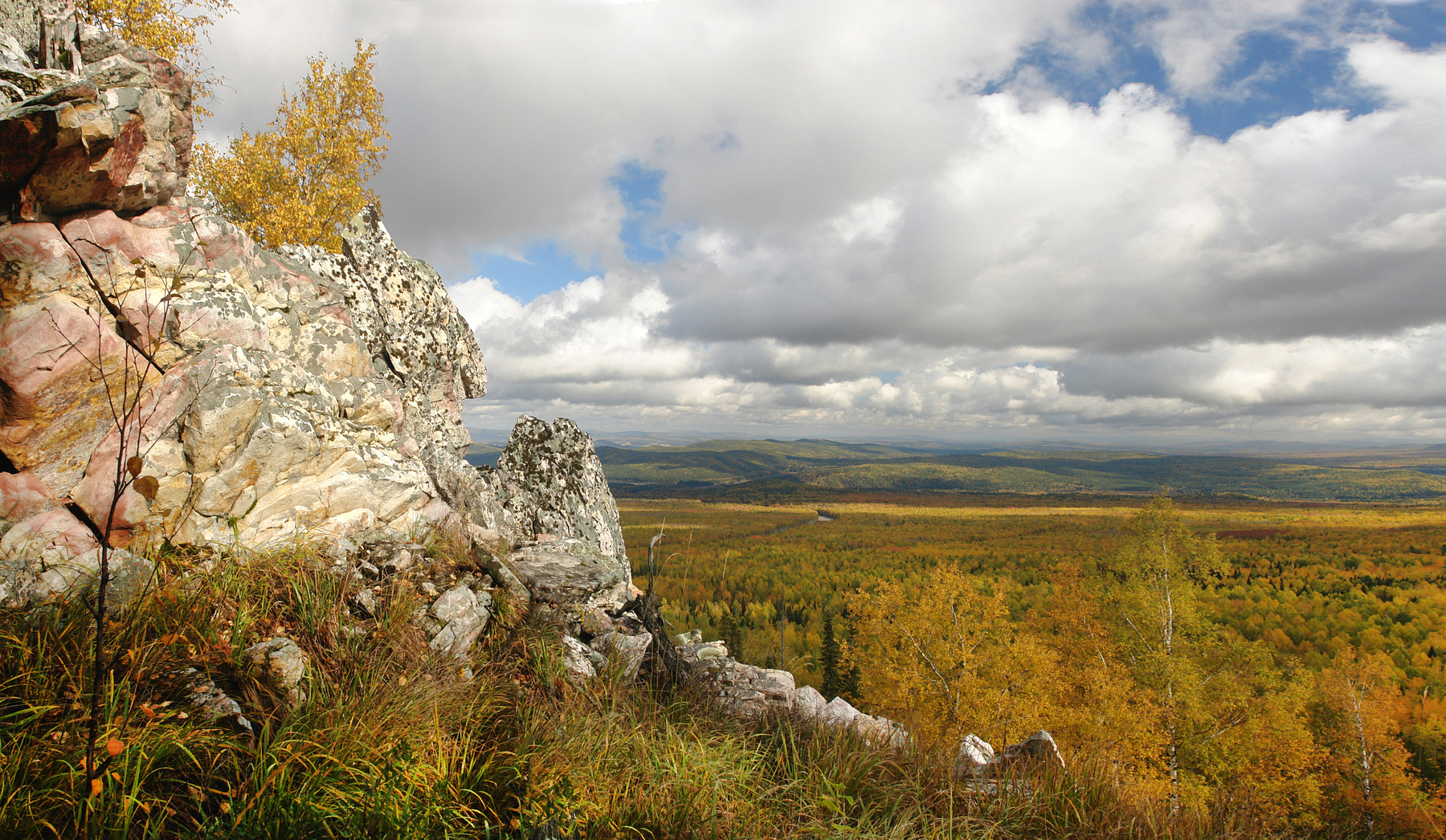 Осень в горах Юж.Урал хр.Б.СукА осень река М.Сатка