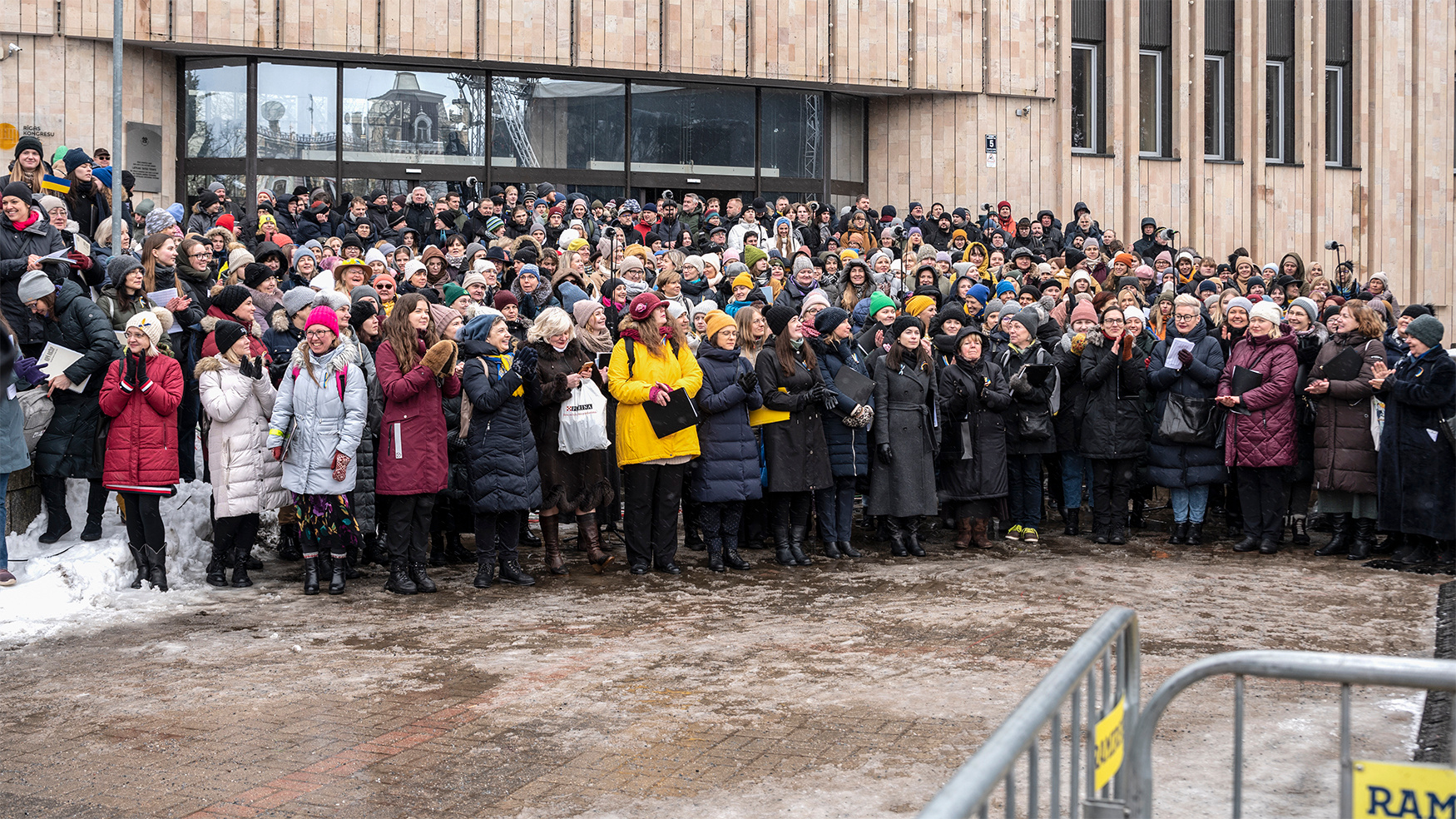 Годовщина. 25.02.2022 / 25.02.2023.  Площадь Дома конгресов. Рига, Латвия. 