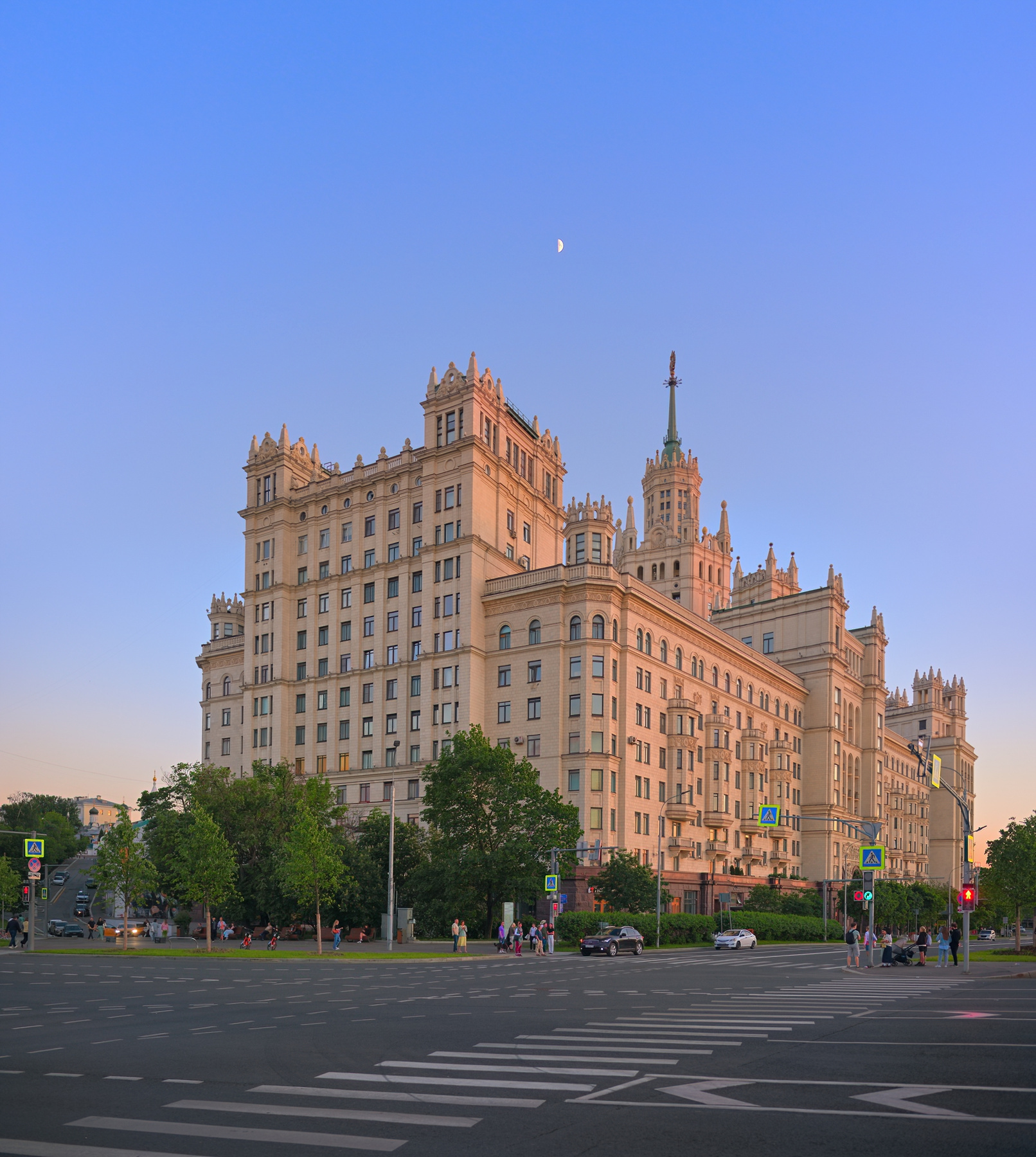 Высотка на Котельнической набережной Москва туризм виды экскурсии
