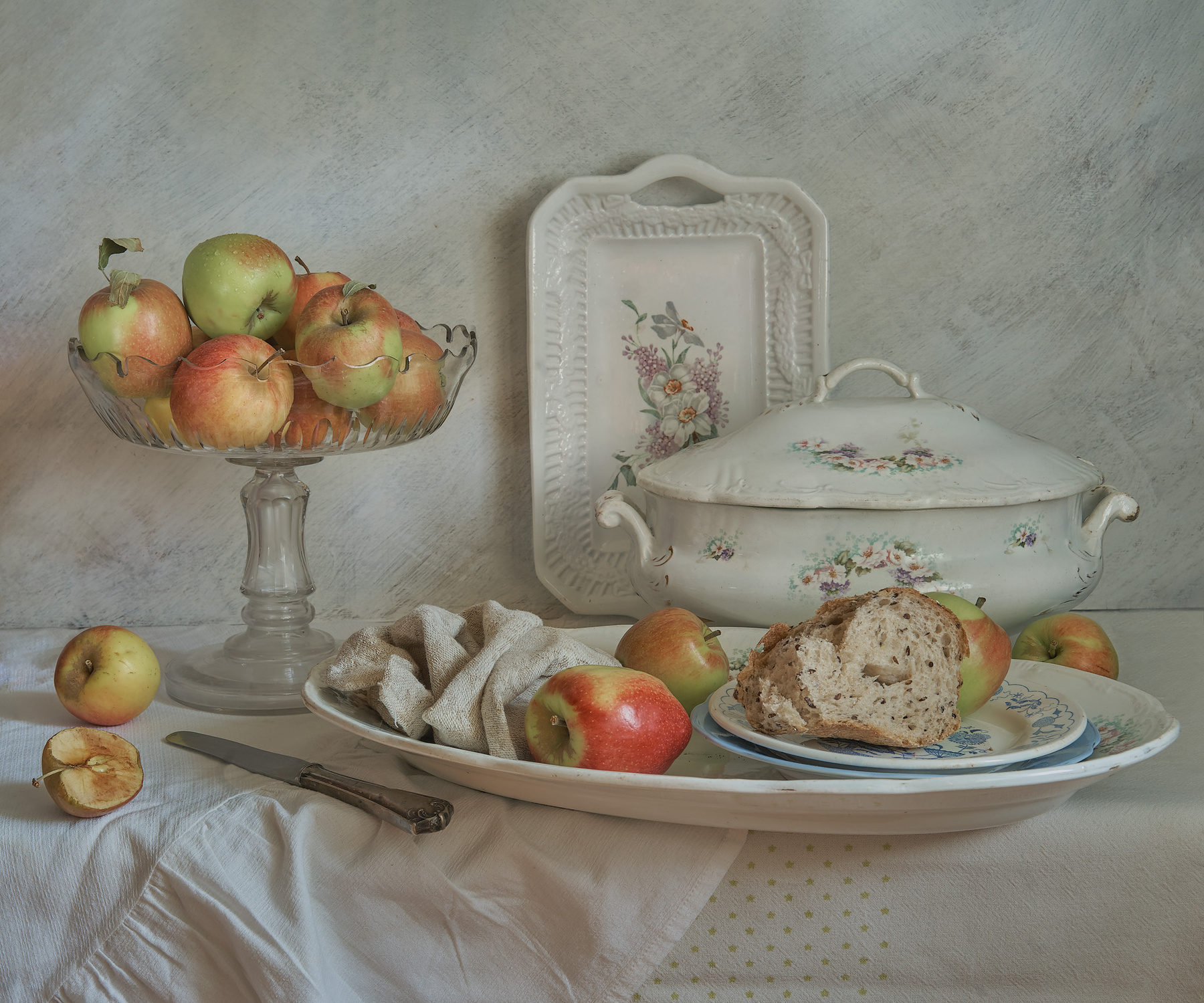 Ваза с яблоками. 