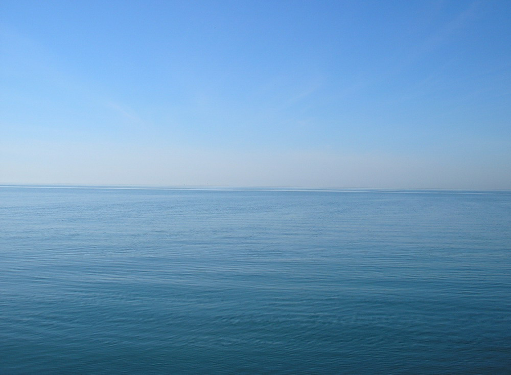 Вода... море