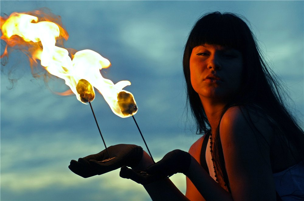 in Flammen tamasina beansun, тамасина бинсан, викторо самусенко, Hello There, fireshow, фаер-шоу, огонь