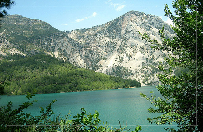 в горах горы, озёра