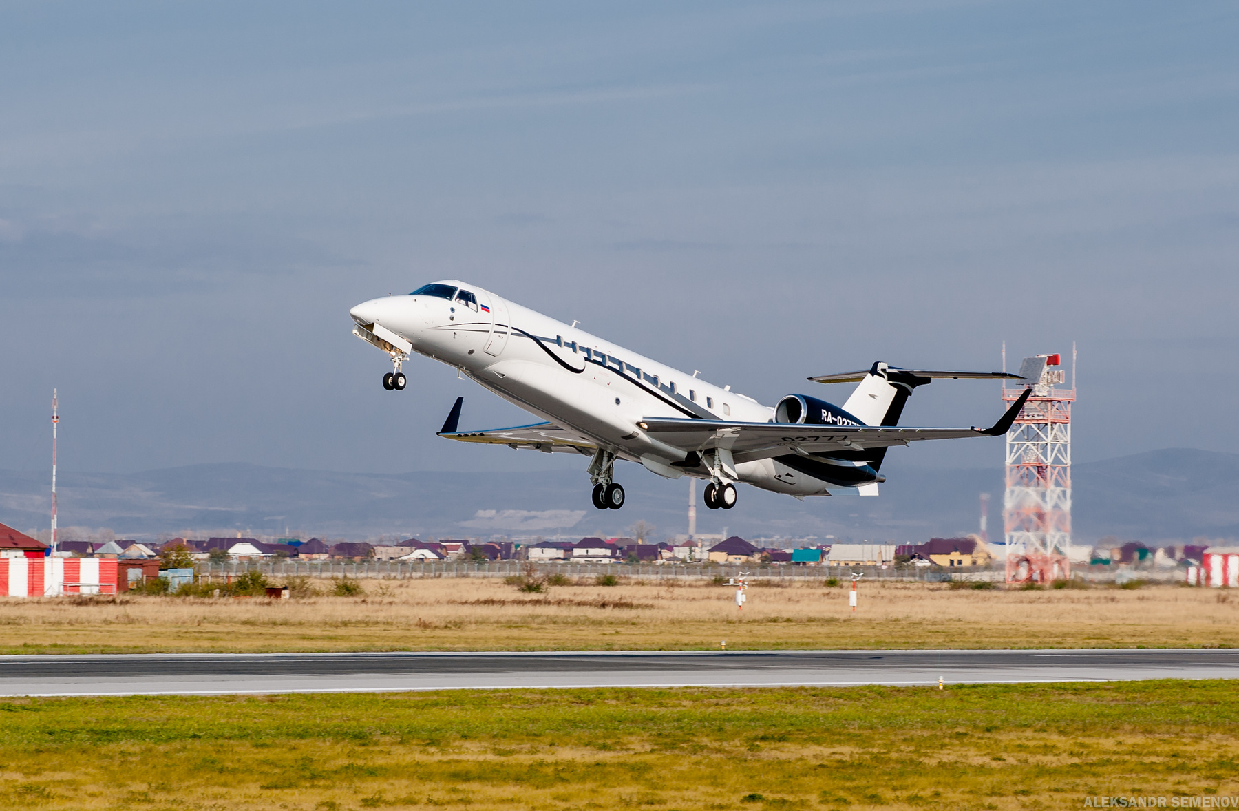 Embraer EMB-135BJ, бортовой № RA-02777 