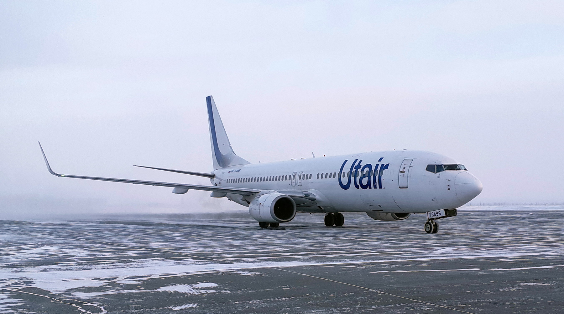 Boeing 737-800, RA-73496, UTair 