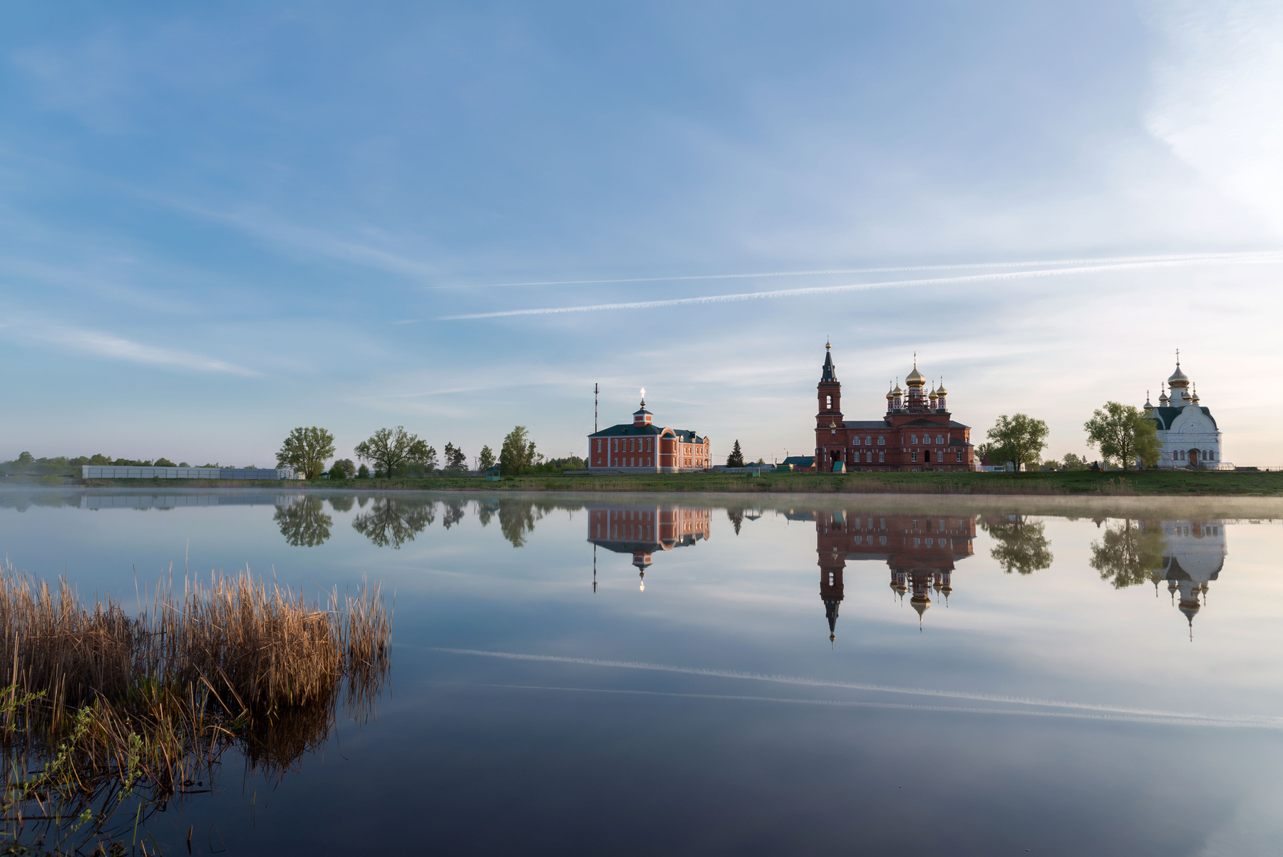 тишина монастырь озеро вода весна утро