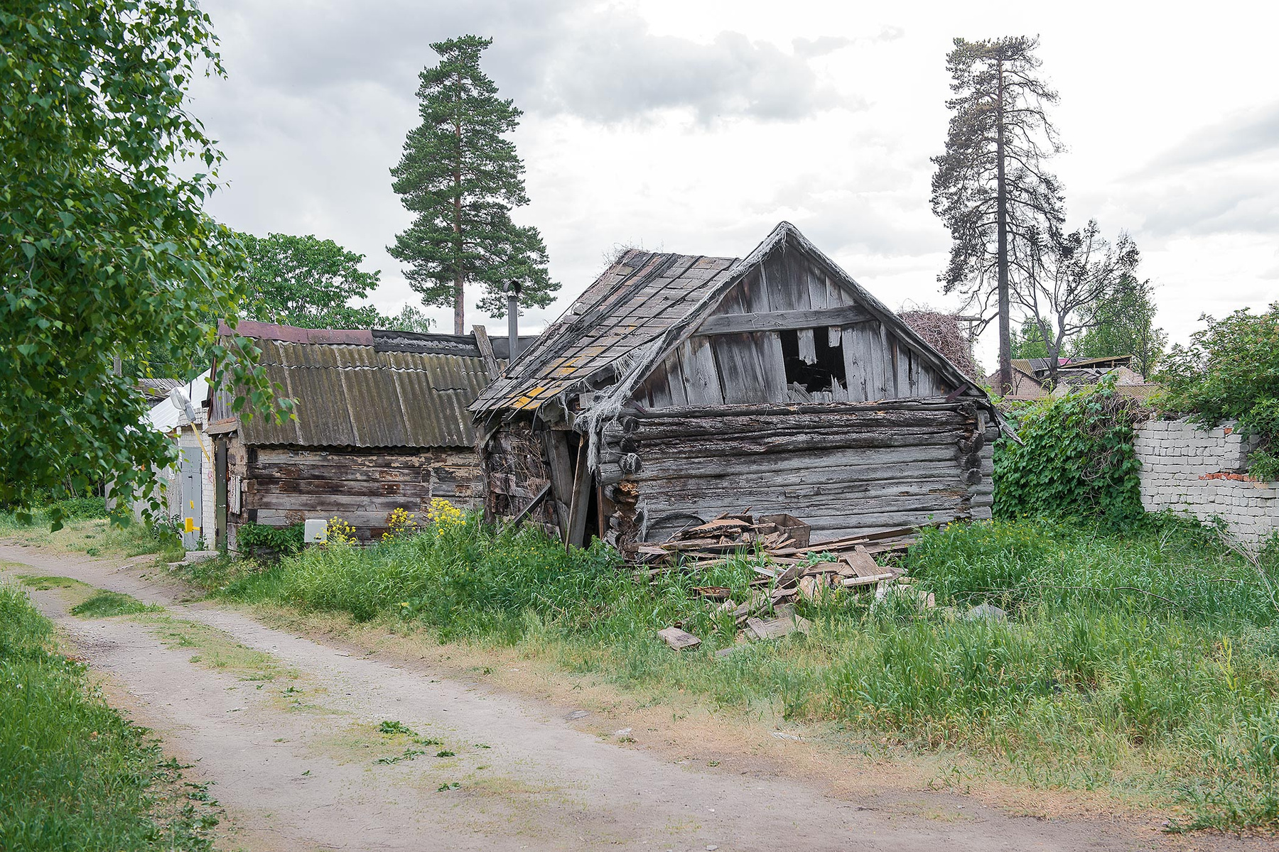 Поселковая окраина... весна село окраина