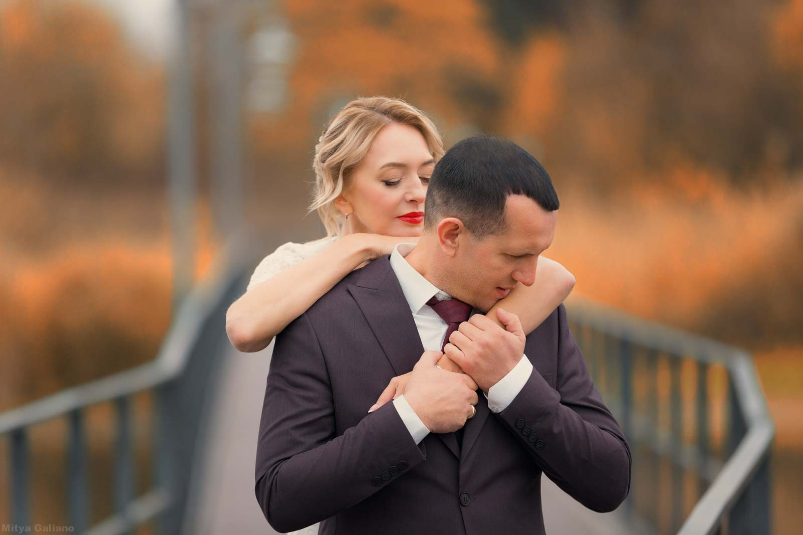 Любовь окутанная золотой порой mityagaliano cute dear portraitstyle autumnleaves момент mityagalianophotographer autumn weddingphotographer weddingideasbrides mityagalianoweddingphotographer classicportrait shootingofautumn фотографбелгород фотографмосква фотографкурск фотографпитер