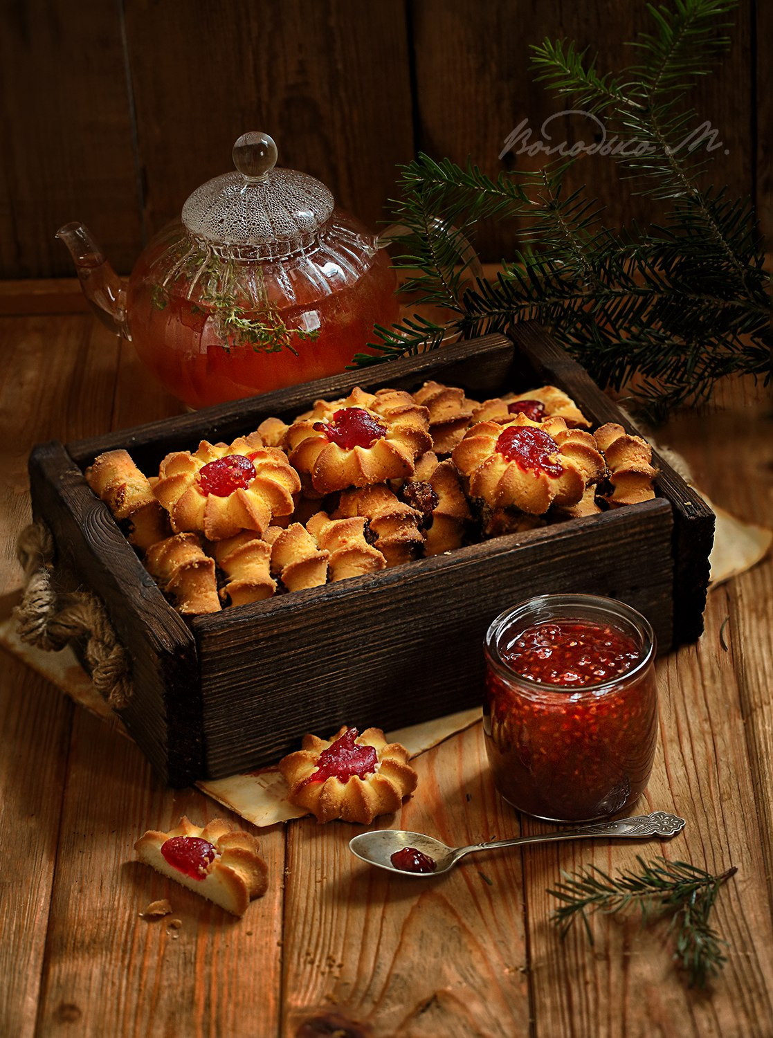 Чай с малиной, чабрецом и курабье 
