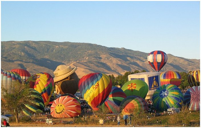 Raznocvet'e. baloons