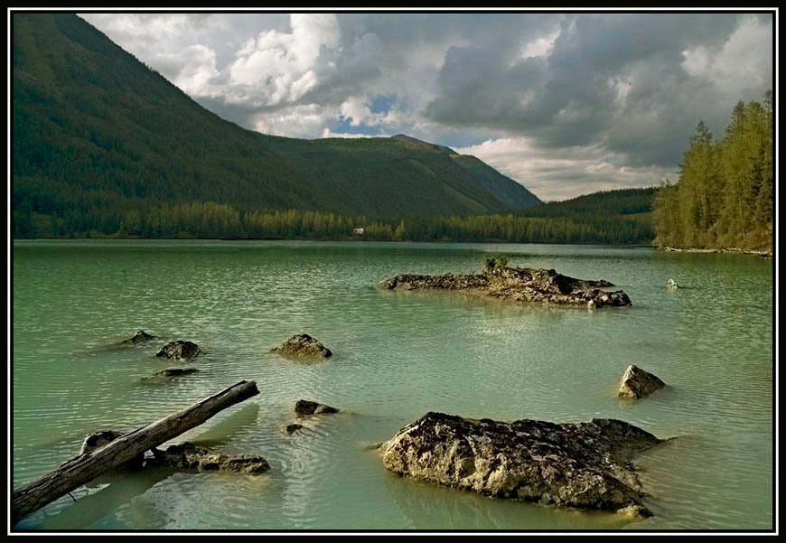 Кучерлинское озеро горы , озеро