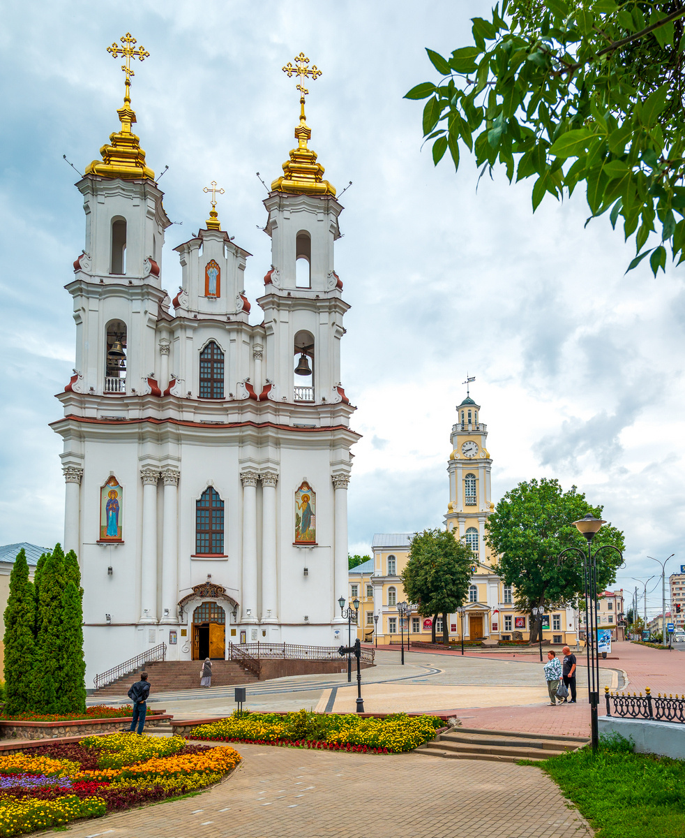 Воскресенская церковь и ратуша, Витебск 