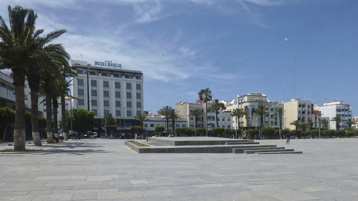 трибуна, пьедестал или эшафот Марокко Morocco Эль Хосейма Al Hoceima центральная площадь