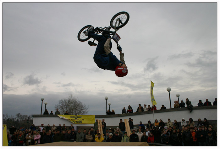 Бэкфлип спорт, трюк, bmx