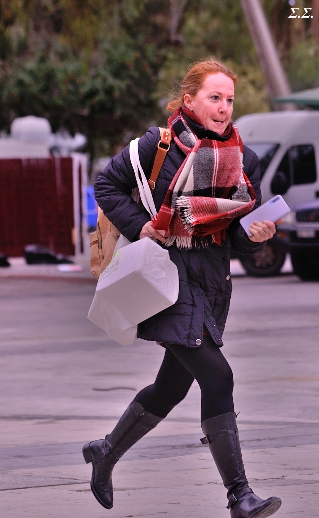 RUN GREEK WOMAN RUN 