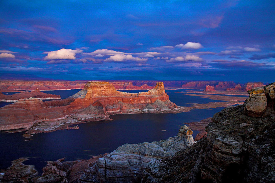 153 раза Алстром Поинт Gunsight Butte from Alstrom Point Padre Bay Lake Powell AZ Юта Аризона Америка Пейдж Page