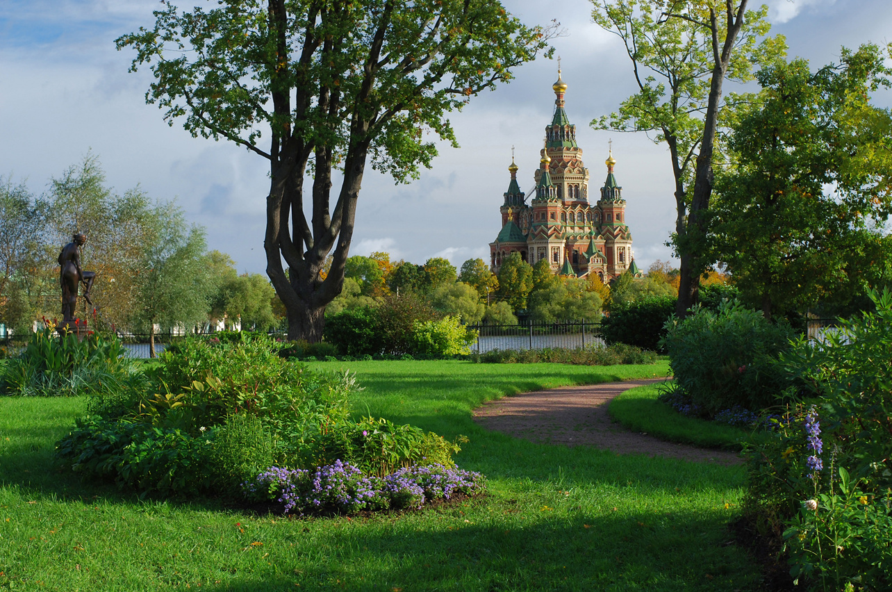 Endlessly Enchanting Sight Peterhof