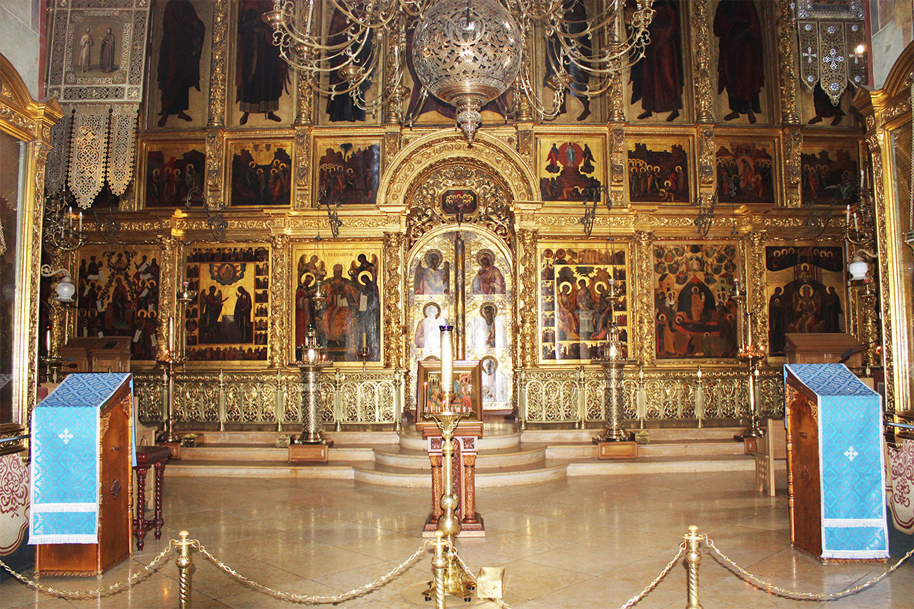 Иконостас Успенского собора Троице Сергиевой Лавры 