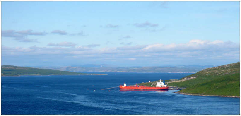 Kola Inlet залив сопки танкер