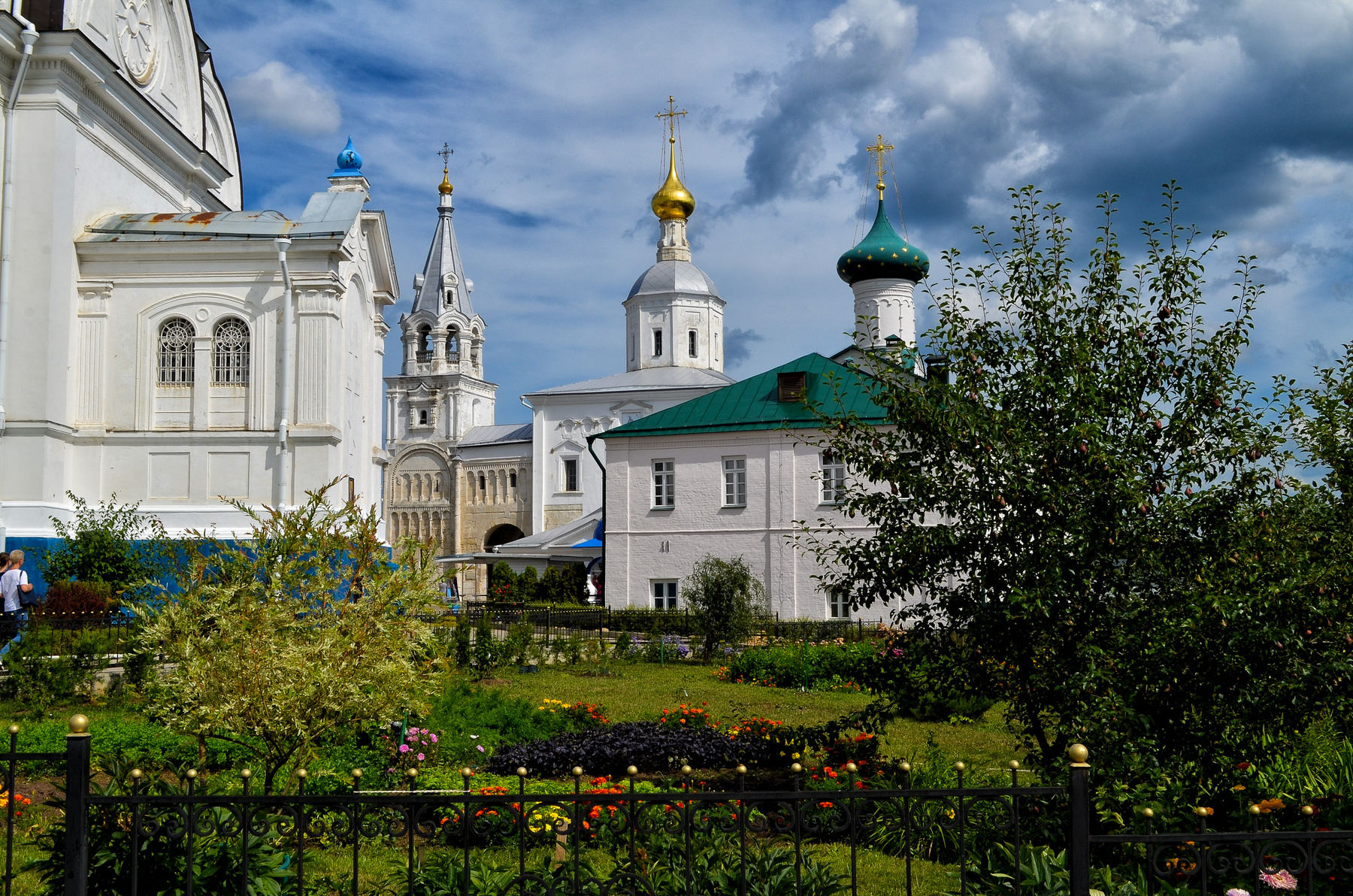 Свято-Боголюбский женский монастырь Город лето монастырь